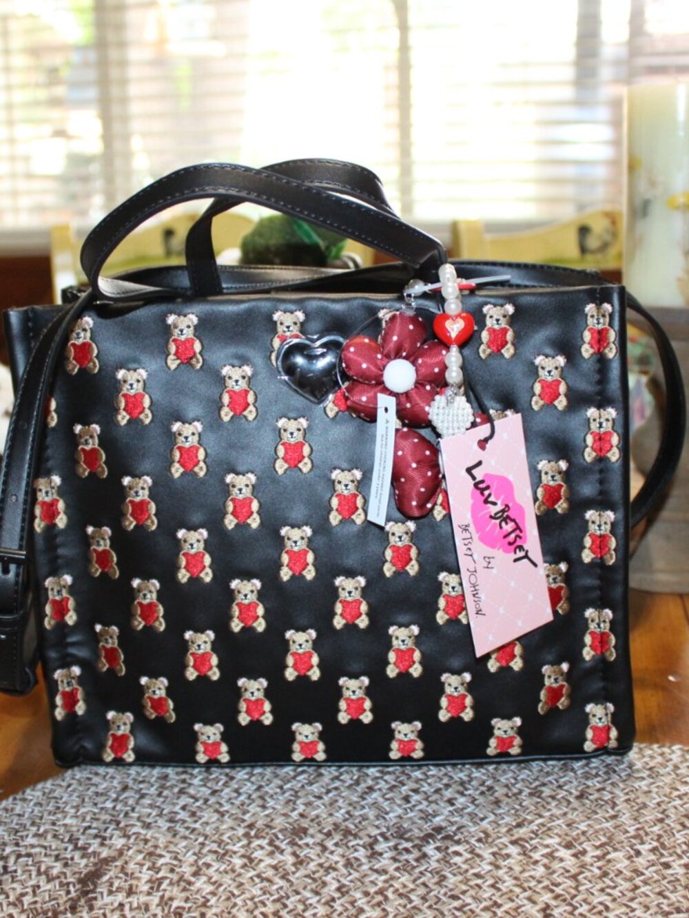 NWT LUV Betsey Johnson LBSAIN Tote/crossbody purse Darling! - Picture 4 of 11